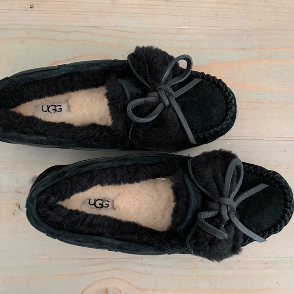 ugg dakota bow slipper
